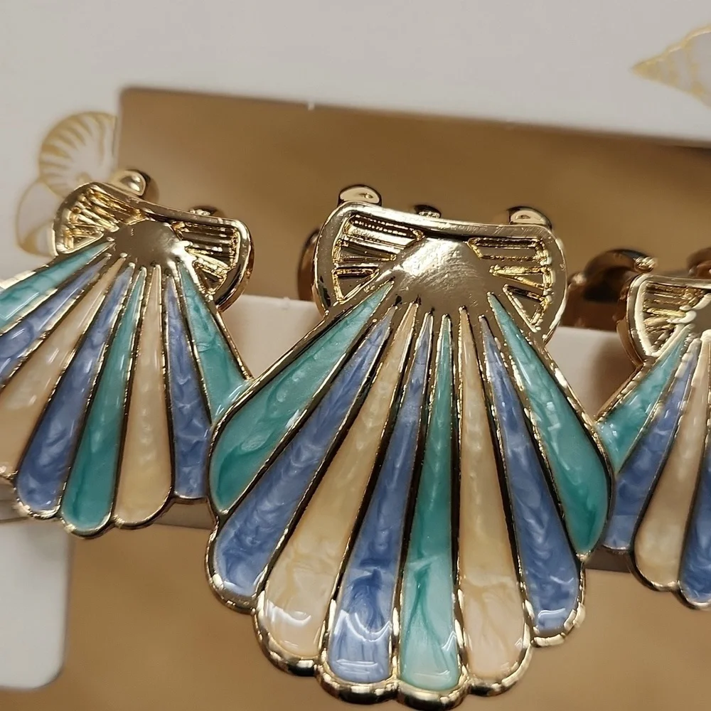 💚▪️Piper K▪️ scalloped sea shells Metal  hair clips Set of 2 NWT!!